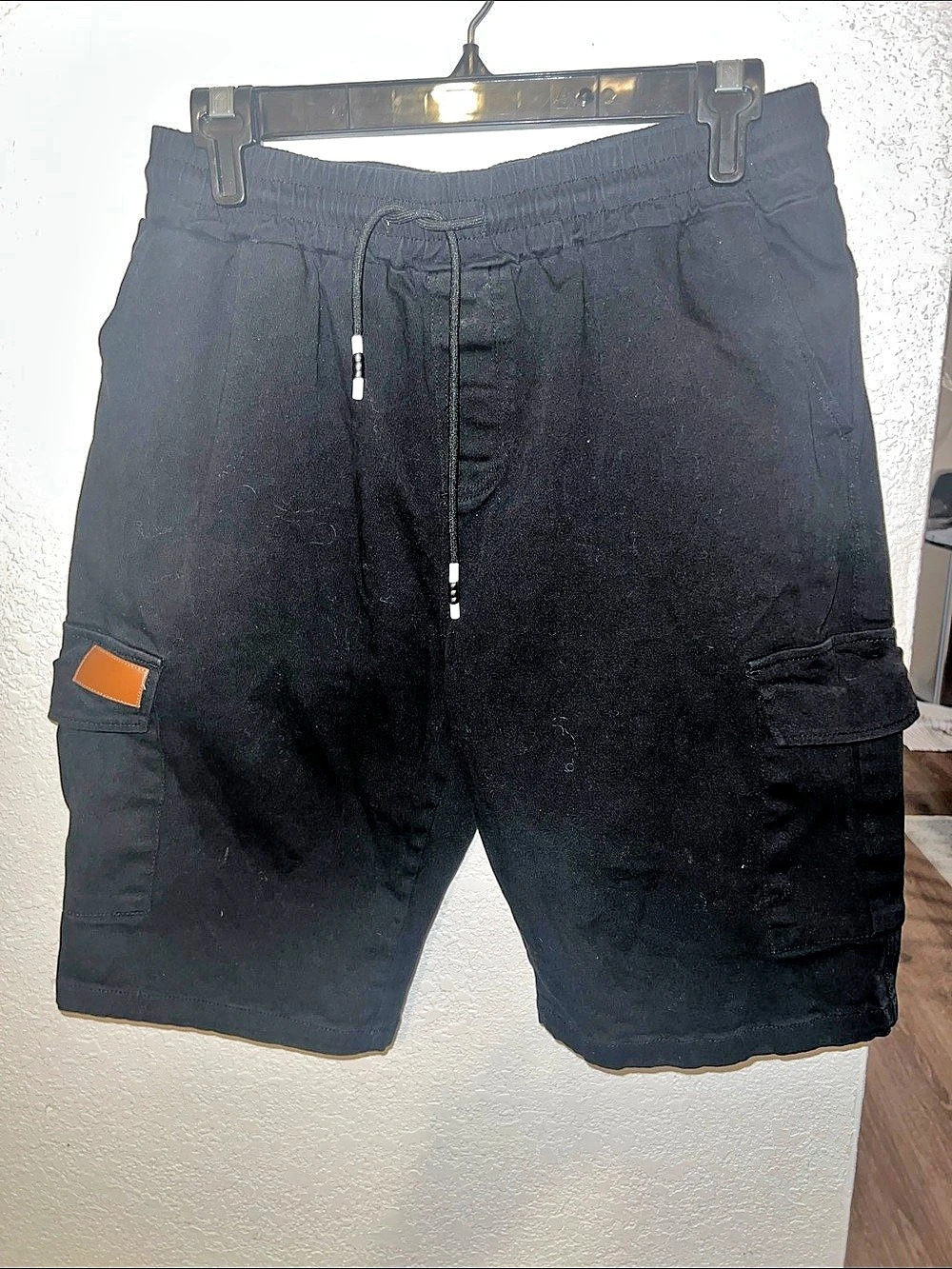 Cargo Shorts in Black Size Large Like New